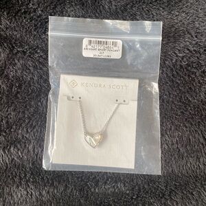 kendra scott heart short pendant